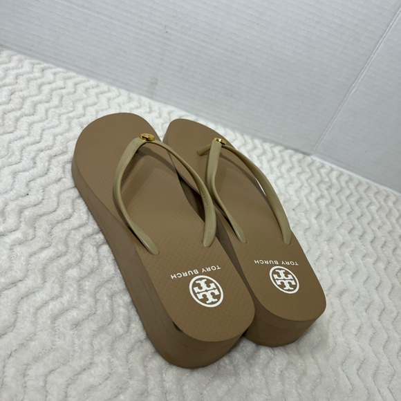 Tory Burch Sandals Women’s 9.5M Beige Wedge Thong Thin Flip Flops Casual Comfort - Picture 9 of 11